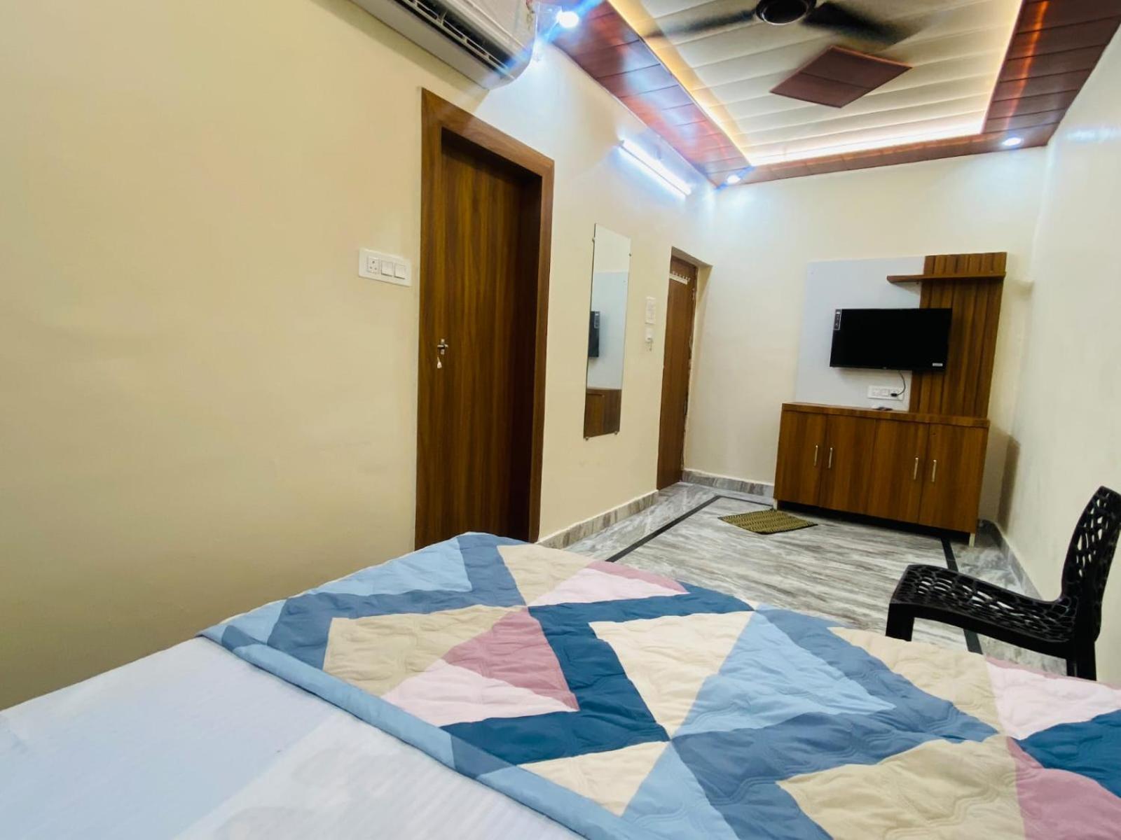 The Raman Palace- A Budget Hotel Mathura Exteriér fotografie
